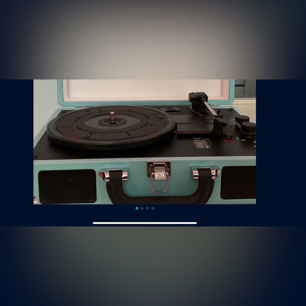 A cd player with bluetooth